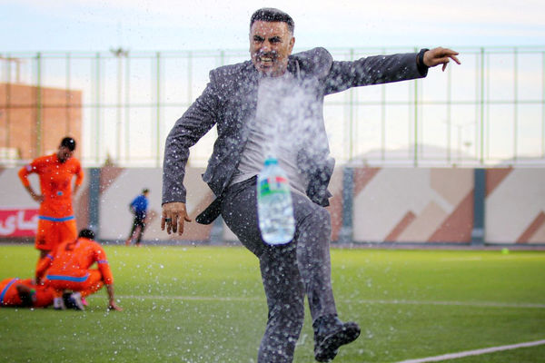 خشم فرافوتبالی/گفت‌وگو با امیر حاج‌رضایی مربی سابق تیم ملی درباره افزایش رفتارهای خشونت‏‌آمیز  و الفاظ رکیک در ورزشگاه‌ها