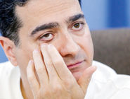 کلاه گشاد؟/ درباره عکسی از نشست خبری «همایون شجریان»