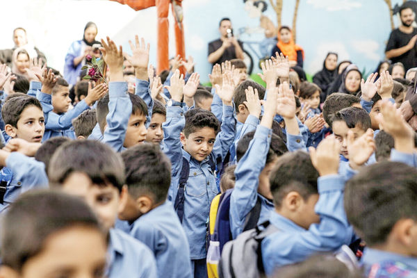 سال سخت دانش‌‏آموزان/بررسی مسائل مدارس از شروع سال تحصیلی جدید به مناسب 13 آبان، روز دانش‌‏آموز 