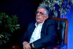 غلامحسین کرباسچی: آقای پزشکیان کمی هم پایتان را آنور خط بگذارید!