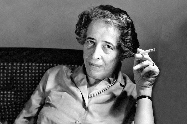 متفکر دوزیست/گفت‌‏وگوی فرانکفورتر روندشاو با گریت اشتراسن برگر به‌مناسبت پنجاهمین سالگرد درگذشت هانا آرنت