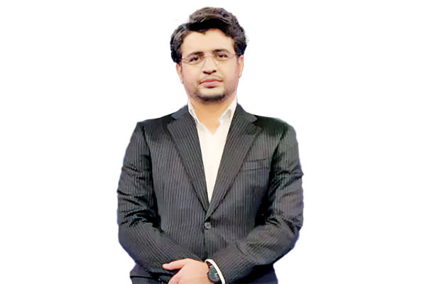 احمد جان‌‏جان کارشناس اقتصادی:جایگزین فرزین باید کله‌‏خراب باشد