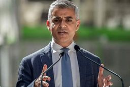 شهردار لندن در پاسخ به ترامپ: او نژادپرست و اسلام‌هراس است