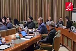 اقراریان: با هرکسی در شهرداری حرف میزنیم می‌گوید تصمیمات خانه اندیشمندان مستقیما دستور اقای زاکانی است