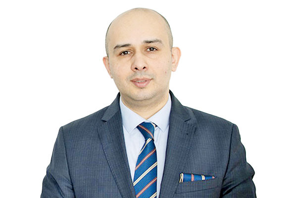 پیمان مولوی کارشناس اقتصاد:هیچ تفاوتی ندارد چه فردی جایگزین فرزین شود