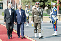 محسن ول کن/درباره عکسی از محسن حاجی‌میرزایی در کنار کسی غیر از پزشکیان