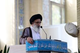 امام جمعه کرج: اروپا در جهت نوکری استکبار جهانی گام برمی‌دارد 