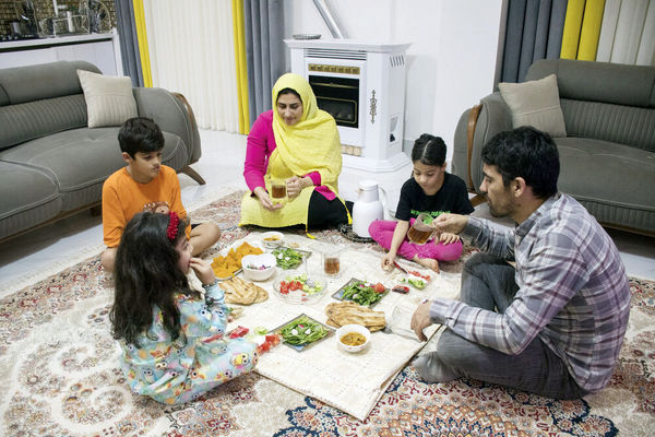 سفره‏‌های خالی از روغن و برنج/بررسی تاثیرات حذف یا احتمال حذف ارز ترجیحی بعضی کالاهای اساسی خوراکی بر افزایش قیمت آنها و کاهش مصرف مردم