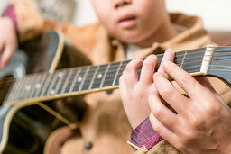 موسیقی برای کودکان استثنایی/درباره کتابی ضروری در آموزش امروز موسیقی  