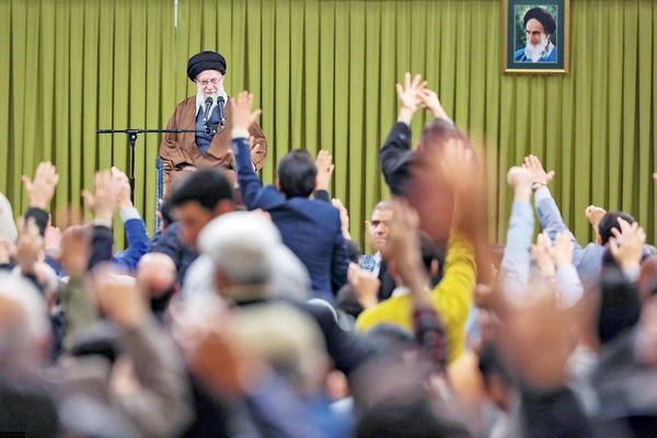 با تاکید بر مقاومت ملی در برابر فشارهای خارجی صورت گرفت: واکنش رهبری به احتمال تکرار جنگ