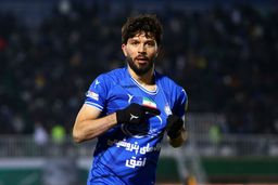 ستاره استقلال جراحی می‌شود