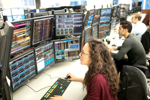 سقوط اقتصادهای فقیر در دره ارزش دلار/تغییر نرخ بهره توسط فدرال رزرو عامل اصلی کاهش ارزش دلار است