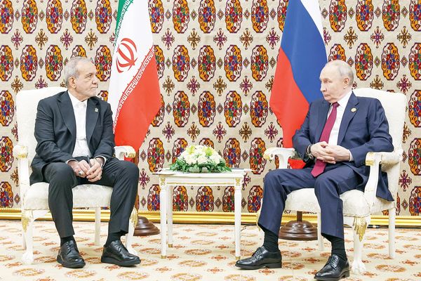 در حاشیه اجلاس عشق‌آباد مطرح شد: وعده پوتین به پزشکیان برای حمایت از ایران