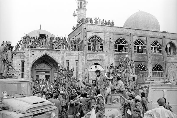 خوزستان می‌چسبید به ماه/ درباره عکس سعید صادقی از روز آزادی خرمشهر