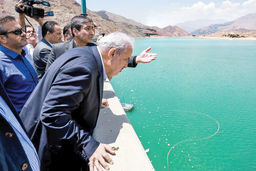 موضع ما و موضع پارسازاده/درباره عکسی از وزیر نیرو در آیین افتتاحیه