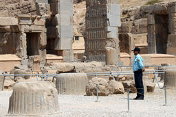 ماجرای درگیری قاچاقچیان با یگان حفاظت تخت جمشید چه بود؟ 