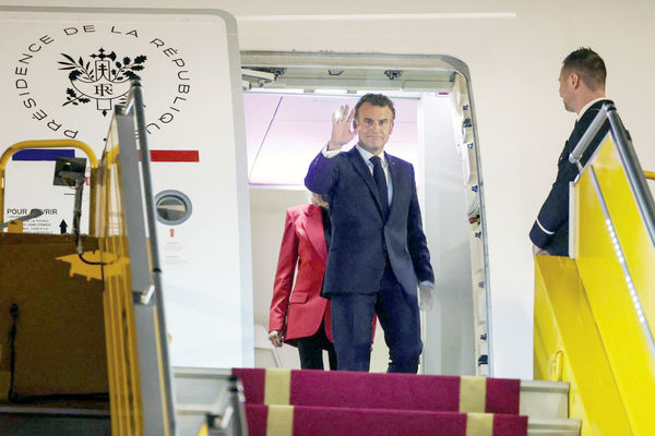 شومام بگین نزده/درباره سیلی بریژیت به امانوئل