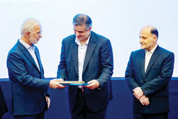 وعده‌های بزرگ و واقعیت‌های سخت/بررسی روی کار آمدن دولت وفاق و انتخاب مهدی زندیه وکیلی به‌عنوان استاندار مرکزی