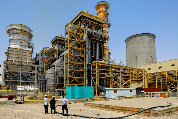 چراغی که به عراق و افغانستان رواست/با وجود کمبود روزانه 12 گیگاوات برق در زمستان، صادرات آغاز شد