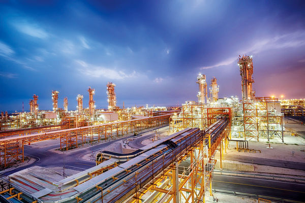 اصرار بر محرمانگی/موافقان و مخالفان ترک تشریفات در قراردادهای نفتی در میزگرد هم‌میهن دلایل خود را مطرح کردند/ بخش آخر