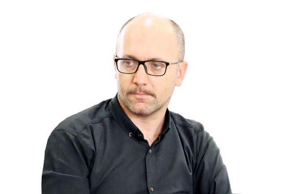 علیرضا اسلامی فعال سیاسی اصولگرا در سمنان: استاندار در حال اجرای برنامه‌های دولت است