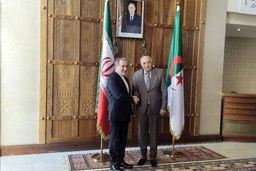 رایزنی عراقچی با وزیر خارجه الجزایر