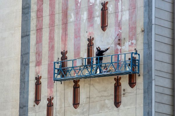 جنگ با رنگ پاک نمی‌شود