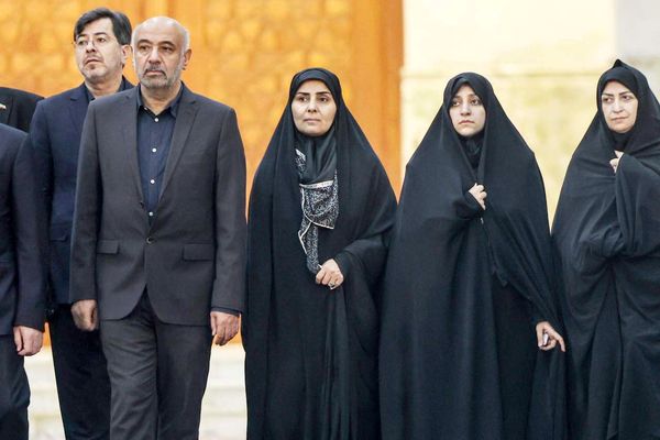 حرکت در مسیر برابری؟بررسی آماری-عملکردی حضور زنان در ارکان مدیریتی کلان دولت