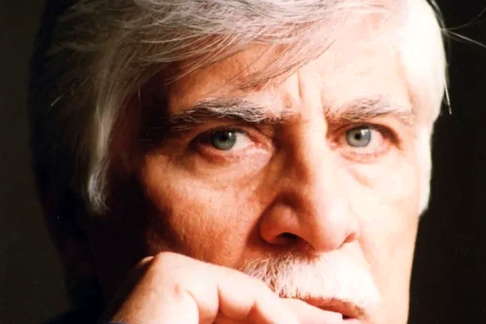 پایان پرده مبارز خستگی‏‌ناپذیر