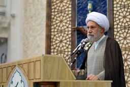 امام جمعه شیراز: اینکه به یک مرتبه قیمت دلار آنقدر زیاد شود، دست آمریکا و دشمنان در کار است