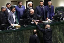 ۱۰ سهامدار بزرگ بودجه/ کسری صندوق بازنشستگی از سال 97 تا امروز 16 برابر شده است