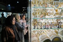 آتیه‌سازی طلایی زنان/براساس گزارشی که پلتفرم میلی منتشر کرده زنان ۴۰ درصد درآمدشان را به خرید طلا اختصاص می‏‌دهند